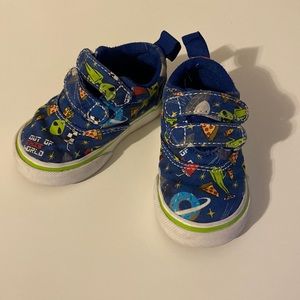 Vans toddlers shoes size 4